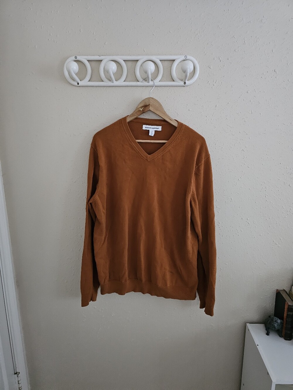 Amazon Essentials Rust Orange V-Neck Cotton Sweater